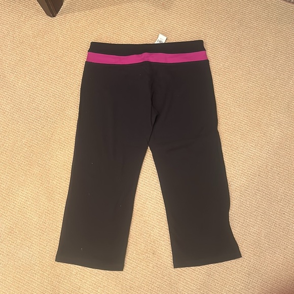 Brand new Capri - Picture 3 of 4